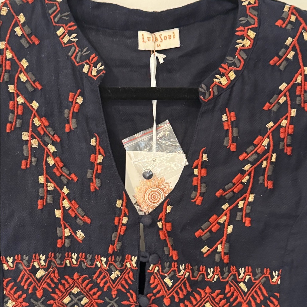 Lila Soul women’s 100% cotton tunic Embroidered navy blue Top size Medium NWT - Picture 2 of 5